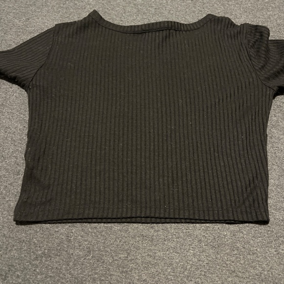 Black forever 21 crop top size medium - Picture 3 of 3